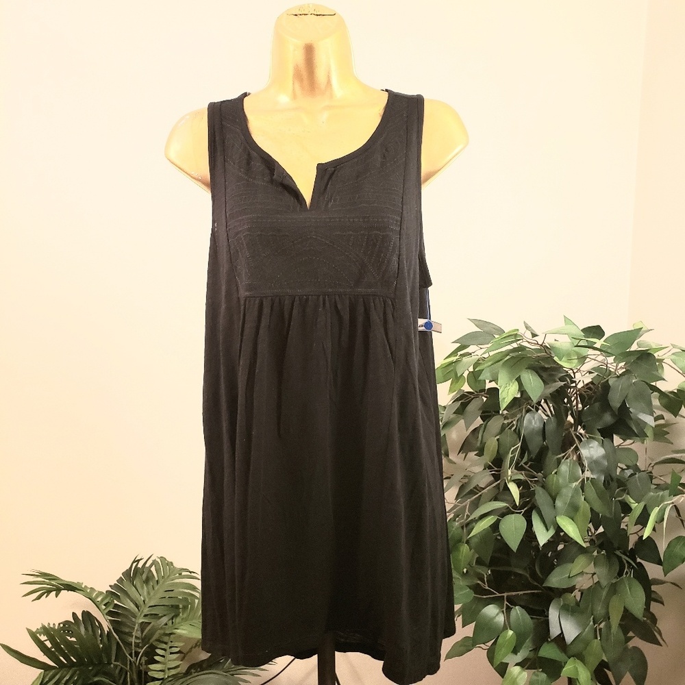 LIZ LANGE Sleeveless Maternity Dress